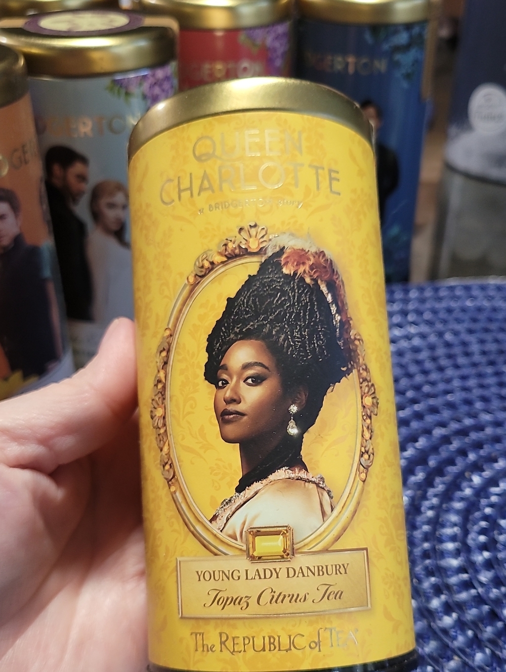 Queen Charlotte Young Lady Danbury Topaz Citrus Tea - Yellow
